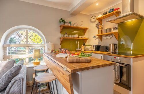 Last Minute Cottages - Coach House Cottage, Weybourne