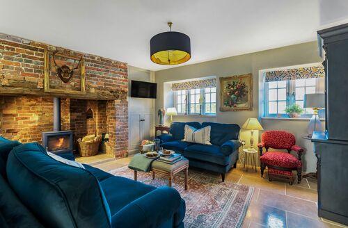 Last Minute Cottages - Little Dorset Cottage, Blandford