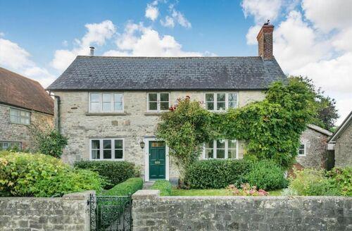 Last Minute Cottages - Manor Farm House, Kilmington