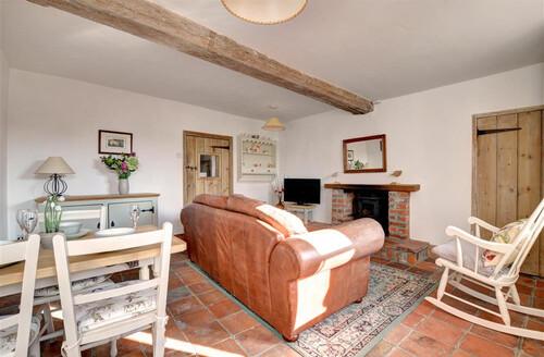 Last Minute Cottages - Poppy Cottage