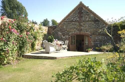 Last Minute Cottages - 1 Bed Cottage in Wellingham
