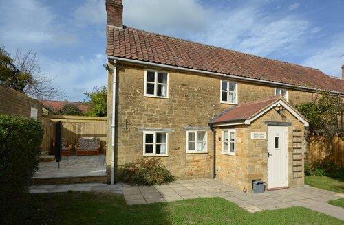 Last Minute Cottages - 3 Bed Cottage in Martock
