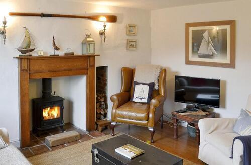 Last Minute Cottages - Sea Breeze