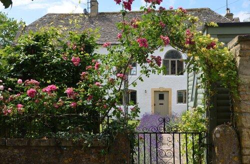 Last Minute Cottages - 3 Bed Cottage in Bourton-on-the-Water