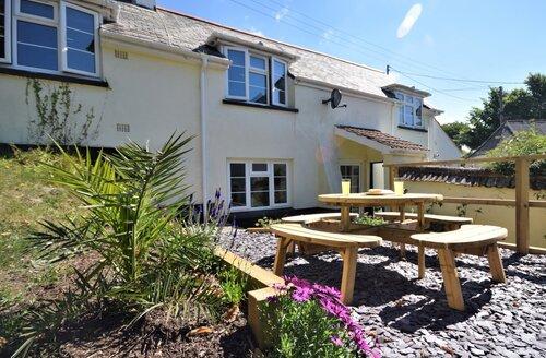 Last Minute Cottages - 2 Bed Cottage in Braunton
