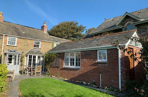 Last Minute Cottages - Sunshine Cottage