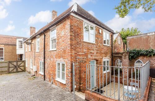 Last Minute Cottages - Saltbox Cottage