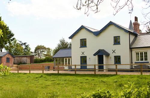 Last Minute Cottages - School House