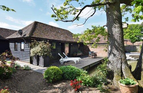 Last Minute Cottages - 1 Bed Cottage in Biddenden