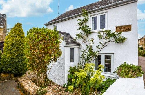 Last Minute Cottages - 1 Bed Cottage in Uploders