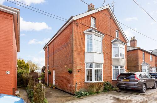 Last Minute Cottages - Camellia Cottage
