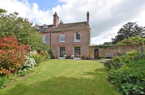 Last Minute Cottages - West Wing, The Manor House