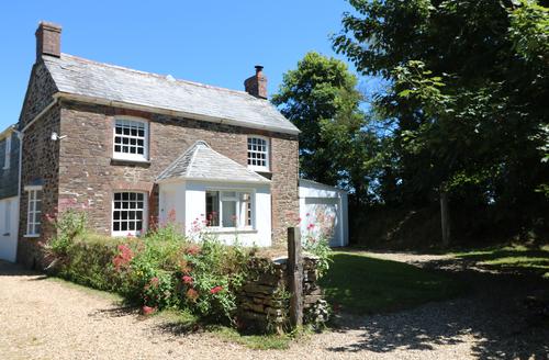 Last Minute Cottages - Trenouth Cottage