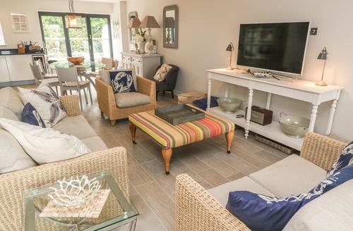 Last Minute Cottages - Seaspell Beach House