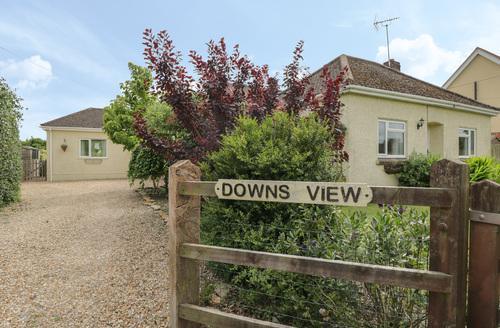 Last Minute Cottages - Downs View