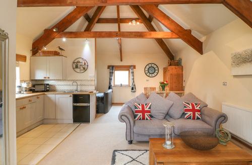 Last Minute Cottages - Little Torr