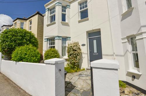 Last Minute Cottages - Beachcomber