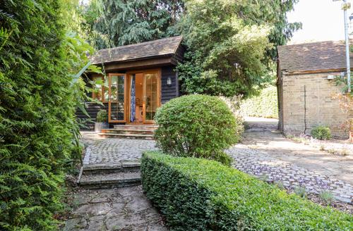 Last Minute Cottages - Willow Cottage