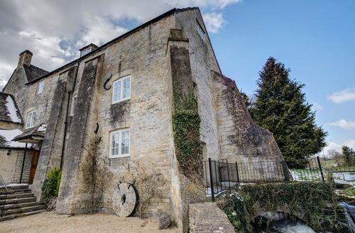 Last Minute Cottages - Arlington Mill