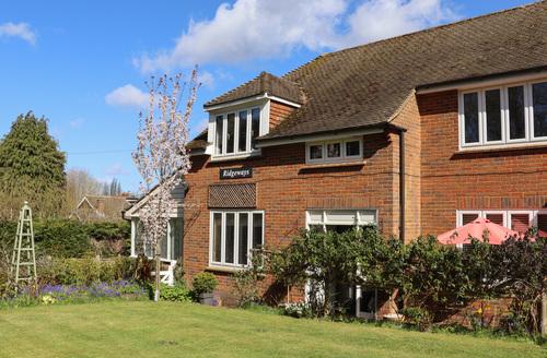 Last Minute Cottages - Paddock View