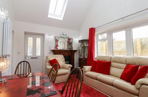 Last Minute Cottages - Baron’s Mews