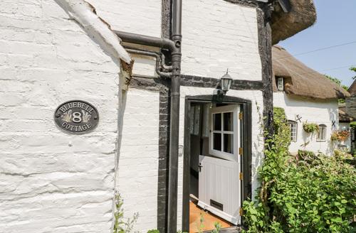 Last Minute Cottages - Bluebell Cottage