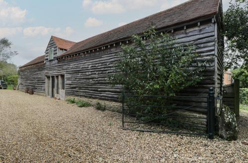 Last Minute Cottages - Brandeers Long Barn