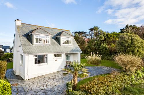 Last Minute Cottages - Dolphin's Barn