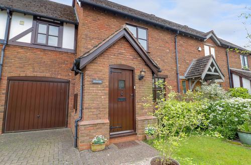 Last Minute Cottages - Old Town Cottage