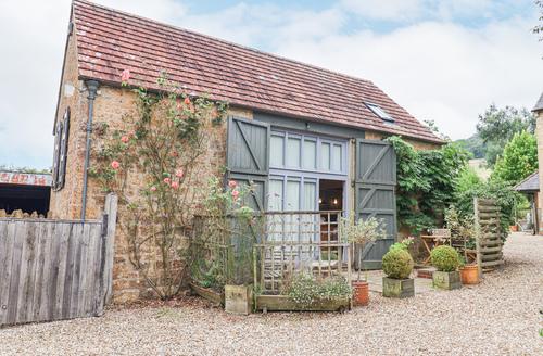 Last Minute Cottages - The Stone Barn
