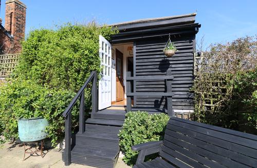 Last Minute Cottages - The Granary